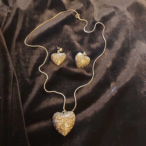 Heart Pendant 80's Tooled Puffed Pewter Silver Color Necklace & Earrings - Picture 4 of 12
